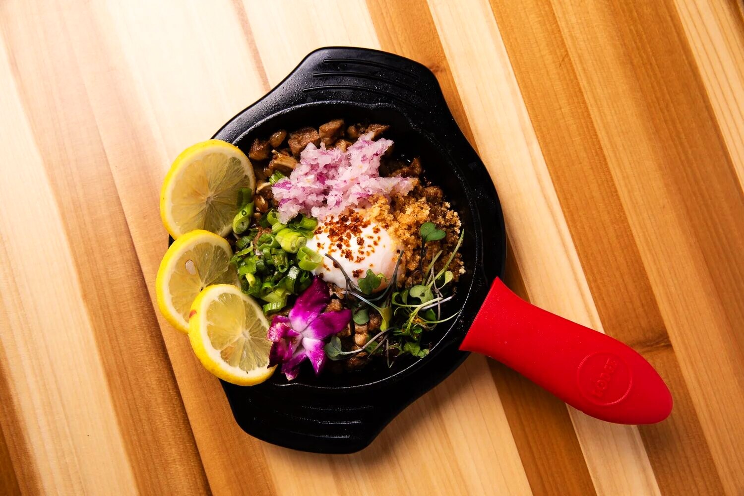 Sizzling sisig skillet